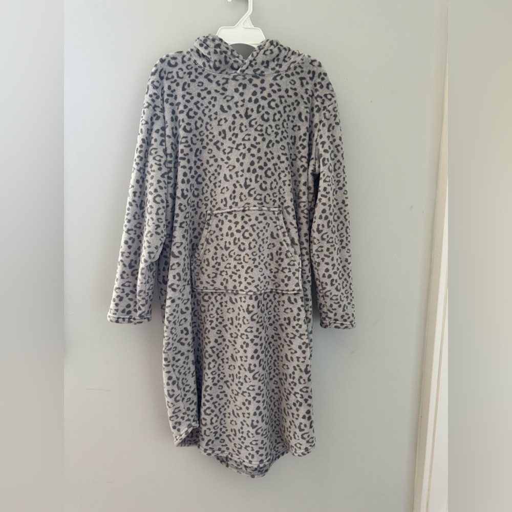 Leopard Print Hooded robe dress, size small/medium